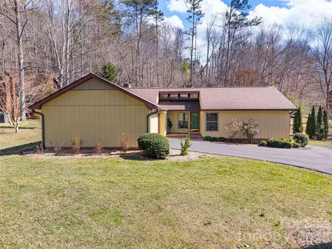 63 Pinecroft Rd, Asheville, NC 28804