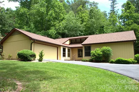 63 Pinecroft Rd, Asheville, NC 28804
