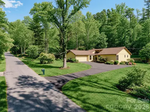 63 Pinecroft Rd, Asheville, NC 28804