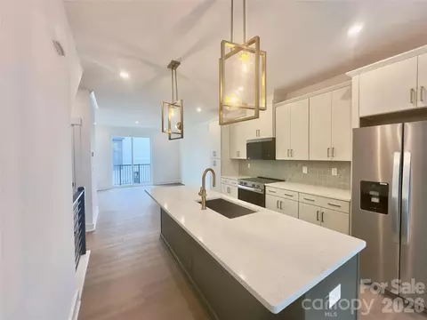 5009 Dutchess Dr, Charlotte, NC 28217