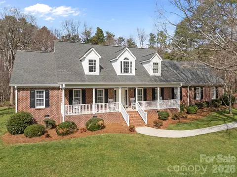 220 St Johns Dr, Salisbury, NC 28144