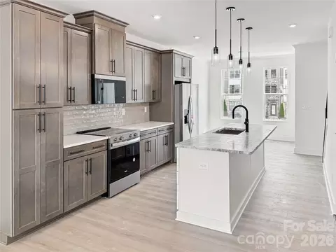3648 S Tryon 26 St #26, Charlotte, NC 28217