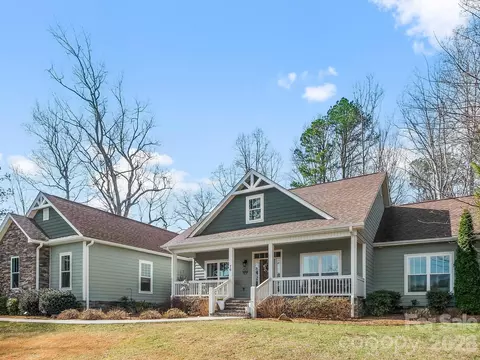 Exterior - 76 Ledgestone Dr, Fairview, NC 28730 photo 10 of 11