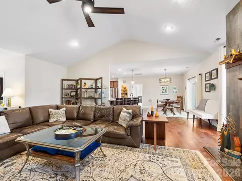 Living - 76 Ledgestone Dr, Fairview, NC 28730 photo 3 of 4