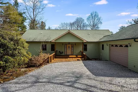 20 Stony Crest Dr, Spruce Pine, NC 28777