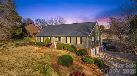 3718 Club House Ne Dr NE, Conover, NC 28613