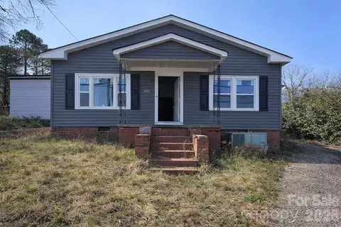 543 Salisbury Hwy St, Wadesboro, NC 28170