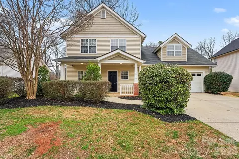 4718 Eastwycke Place Dr, Charlotte, NC 28215