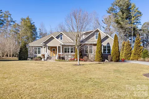 83 King Creek Preserve Ln, Flat Rock, NC 28731