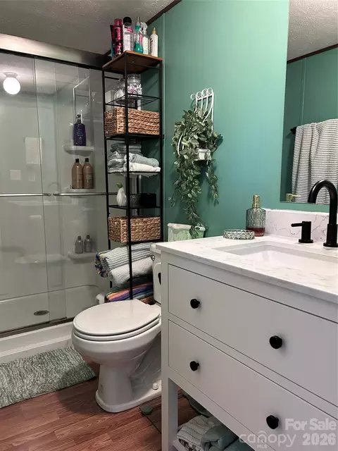 Bath - 135 Phillips Rd, Spruce Pine, NC 28777 photo 1 of 1