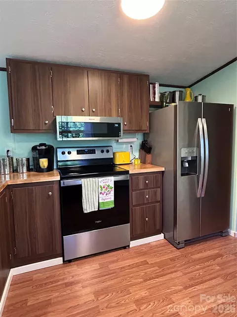 Kitchen - 135 Phillips Rd, Spruce Pine, NC 28777 photo 2 of 3