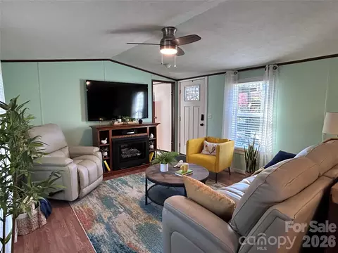 Living - 135 Phillips Rd, Spruce Pine, NC 28777 photo 2 of 3