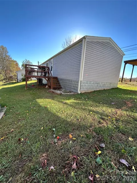 Exterior - 135 Phillips Rd, Spruce Pine, NC 28777 photo 3 of 6