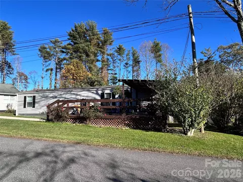 Exterior - 135 Phillips Rd, Spruce Pine, NC 28777 photo 2 of 6