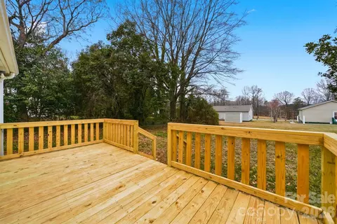 Exterior - 630 2nd Sw St SW, Conover, NC 28613 photo 2 of 7