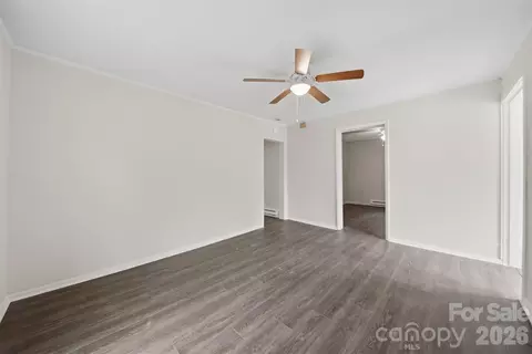 Living - 630 2nd Sw St SW, Conover, NC 28613 photo 4 of 5