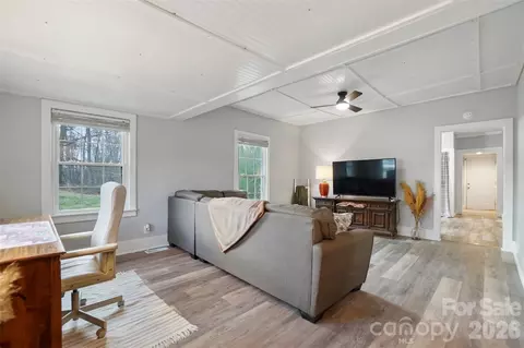Living - 409 Blacksnake Rd, Stanley, NC 28164 photo 1 of 3