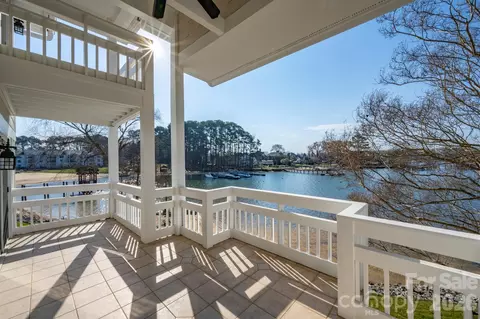17925 Kings Point B Dr #B, Cornelius, NC 28031