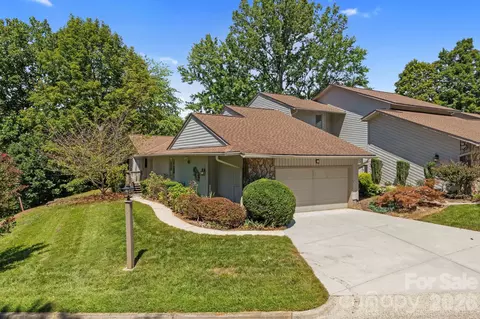 101 Deerlake Dr, Asheville, NC 28803