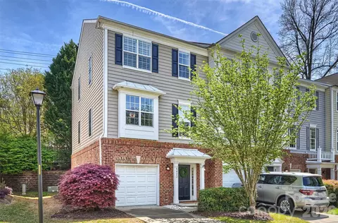 5423 Dockery Dr, Charlotte, NC 28209