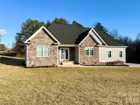 3508 Alfalfa St, Conover, NC 28613