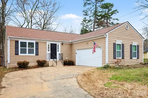 6027 Running Deer Rd, Charlotte, NC 28214