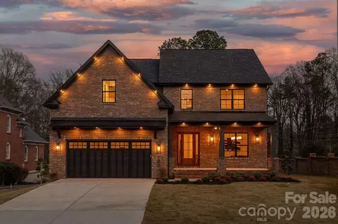 100 N Brackenbury Ln, Charlotte, NC 28270