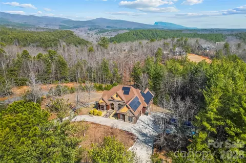 293 Bear Cliff Dr, Nebo, NC 28761