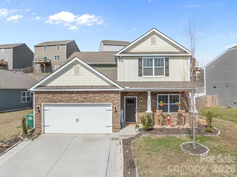 209 Marathon Ln, Candler, NC 28715