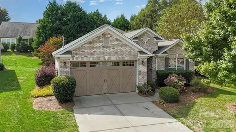 8708 Artesa Mill Ln, Charlotte, NC 28214