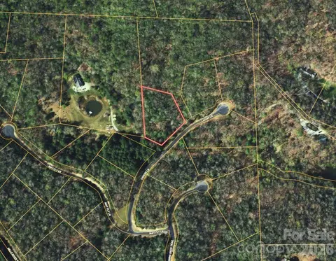 94 Caddis Ln, Horse Shoe, NC 28742