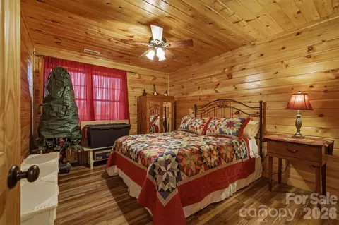 Bedroom - 5895 Old Hwy 70 Rd, Morganton, NC 28655 photo 5 of 5