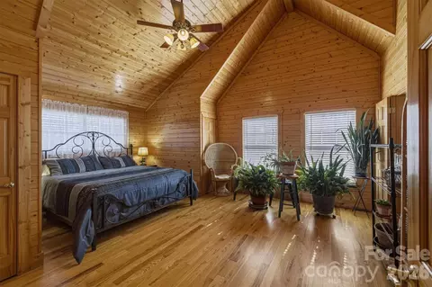 Bedroom - 5895 Old Hwy 70 Rd, Morganton, NC 28655 photo 3 of 5