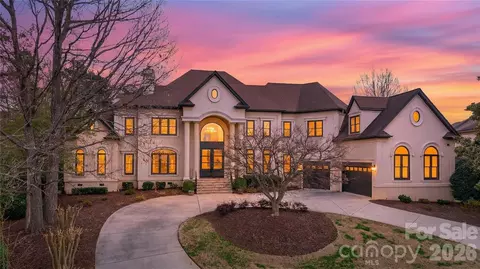 19442 Peninsula Shores Dr, Cornelius, NC 28031