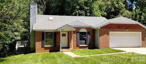 5830 Stone Bluff Ct, Charlotte, NC 28214