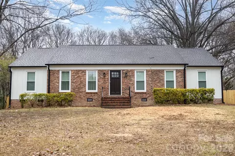 1627 Bonnie Ln, Charlotte, NC 28213