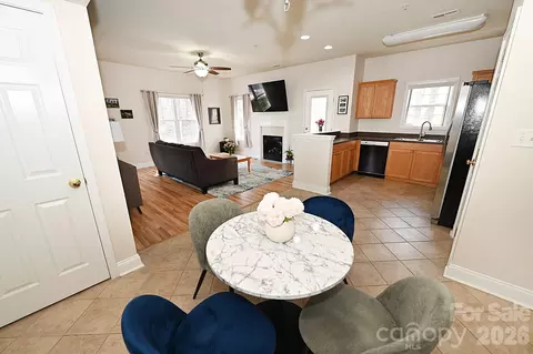 1360 21st Ne Ave NE, Hickory, NC 28601