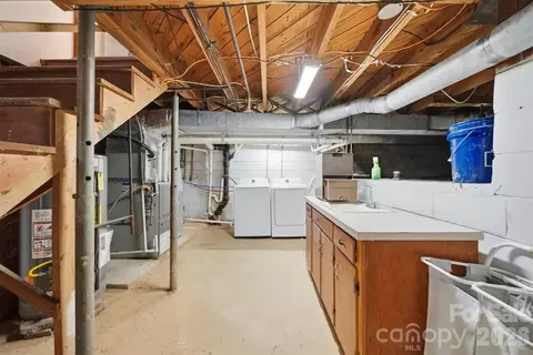 705 2nd Ne Ave NE, Conover, NC 28613 photo 32