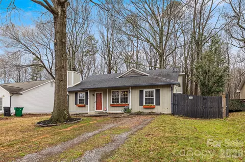 708 Pennwood Ln, Charlotte, NC 28215