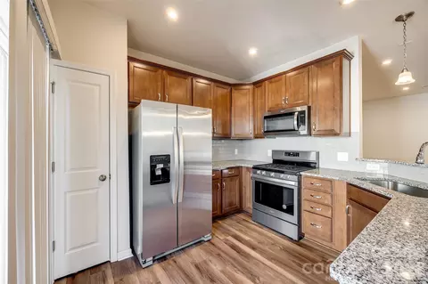 Kitchen - 524 Hunters Dance Rd, Fort Mill, SC 29708 photo 2 of 3