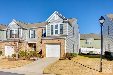Exterior - 524 Hunters Dance Rd, Fort Mill, SC 29708 photo 3 of 4