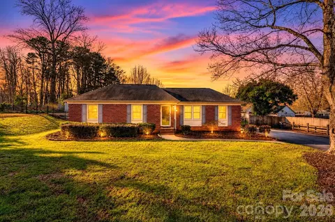 2309 Amity Ave, Gastonia, NC 28054