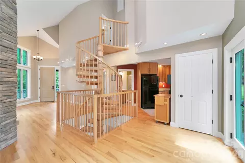 Entry Way - 72 Memory Ln, Brevard, NC 28712 photo 2 of 3