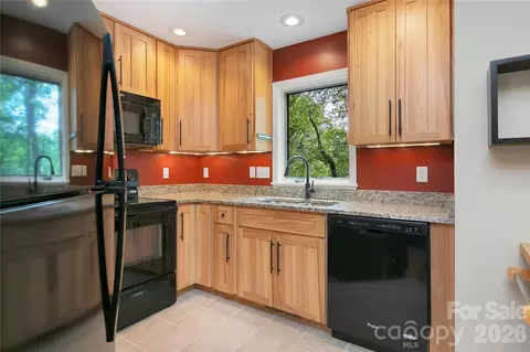 Kitchen - 72 Memory Ln, Brevard, NC 28712 photo 2 of 3