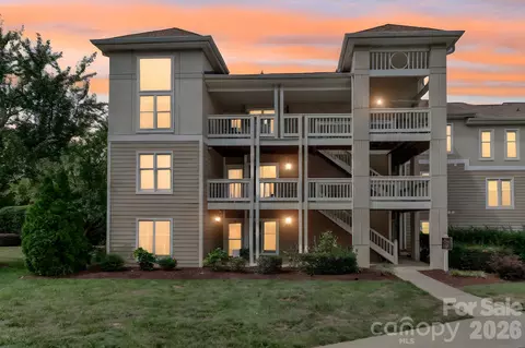18563 Vineyard Point Ln, Cornelius, NC 28031