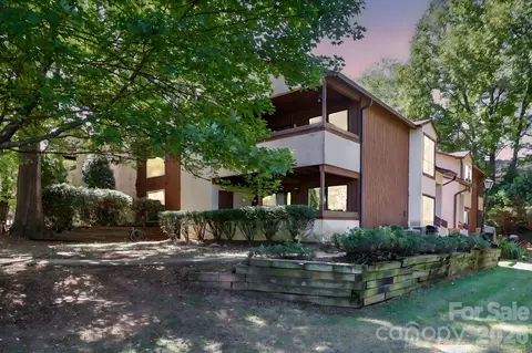 5719 Dockside Dr, Charlotte, NC 28227