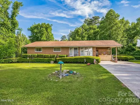 525 Edwards Rd, Jacksonville, NC 28540