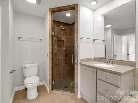 Bath - 303 Golfside Dr, Flat Rock, NC 28731 photo 5 of 5