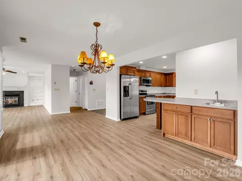 Living - 303 Golfside Dr, Flat Rock, NC 28731 photo 7 of 9