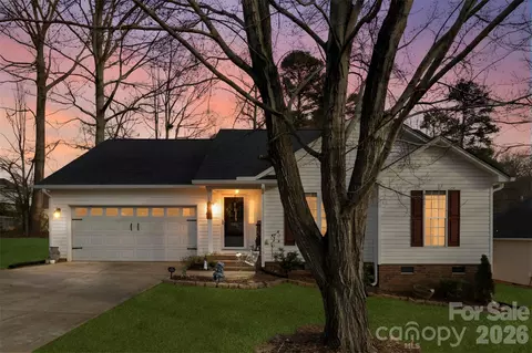 106 Kingsford Dr, Stanley, NC 28164